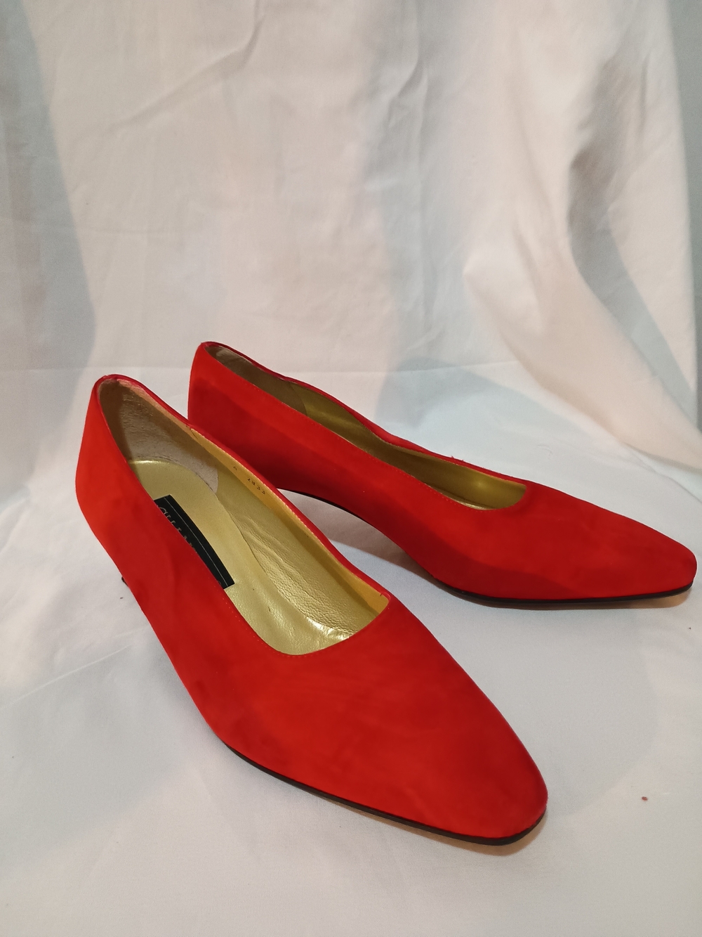 Vintage Chantal Red Suede Pumps - Hand Crafted In Italy Size 7M Kitten Heel